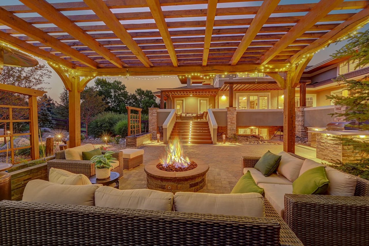 fall-outdoor-living-colorado-fire-pit.jpg.